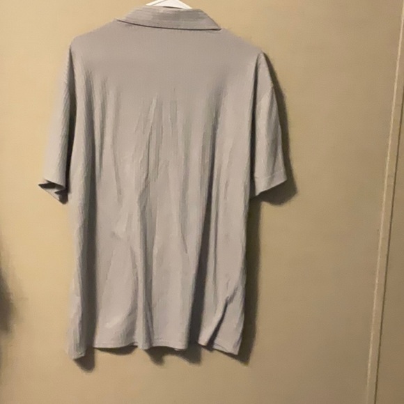 Men's Gray Short Sleeve Shirt - Picture 3 of 6